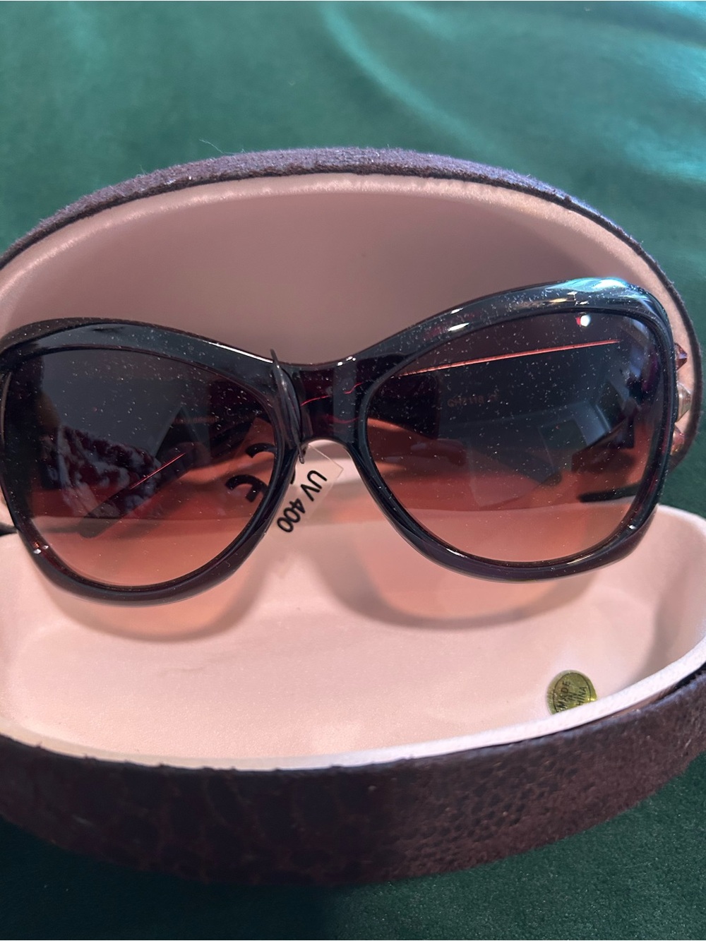 Stylish Black/Brown Gradient Women's Sunglasses